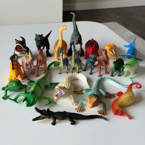 Lot of 22 Dinosaur and Reptile Animal Figures - Realistic & Fantasy Toy Animal